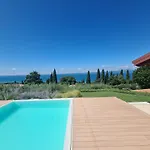 Breathtaking Villa In Bardolino Pool & Garden