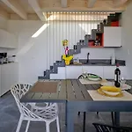 Villa Sunny Lake Suites