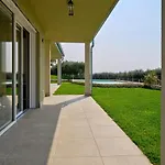Villa Sunny Lake Suites
