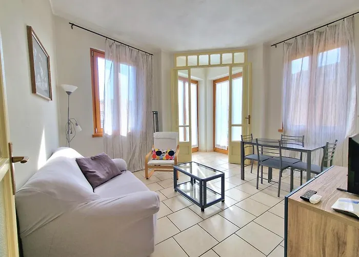 Center View Apartment