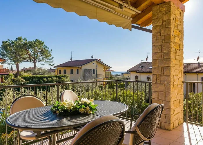 Carlotta\'S House Lake