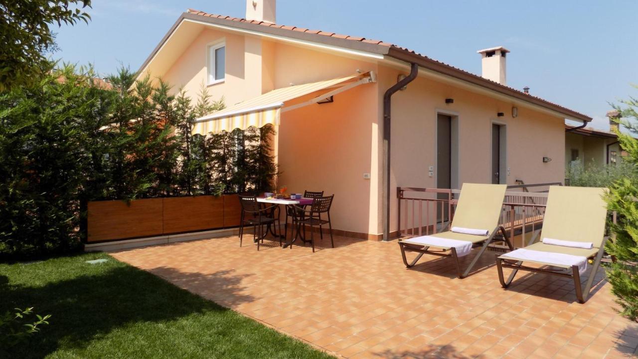Millyholidays - Lilla - Center - Nearby - Private Garden - Pool Apartment Bardolino