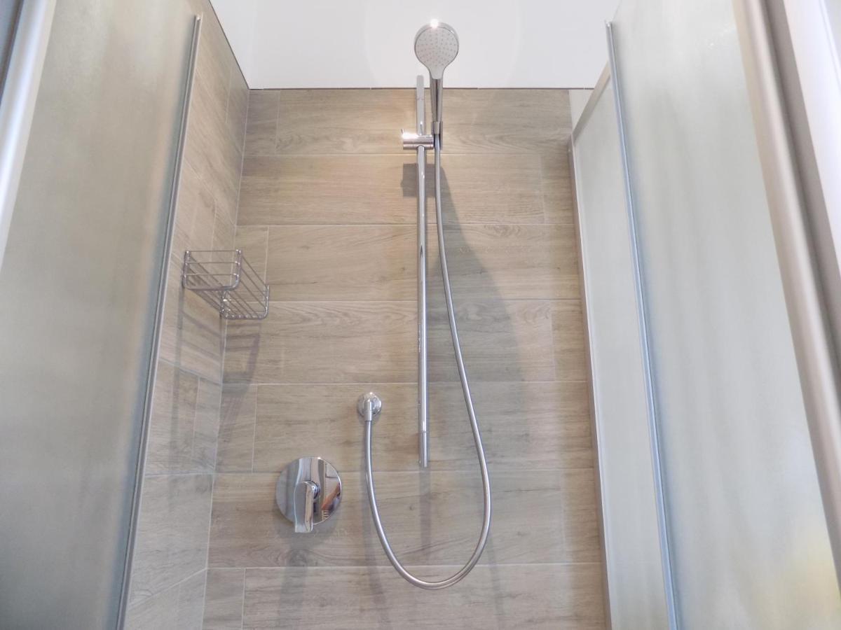 Millyholidays - Lilla - Center - Nearby - Private Garden - Pool Apartment Bardolino