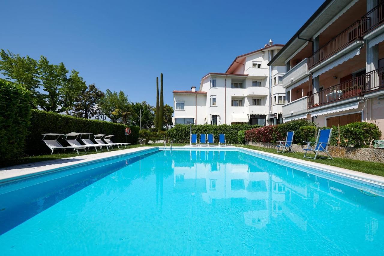 Appartamento Front With Loft Bed And Pool