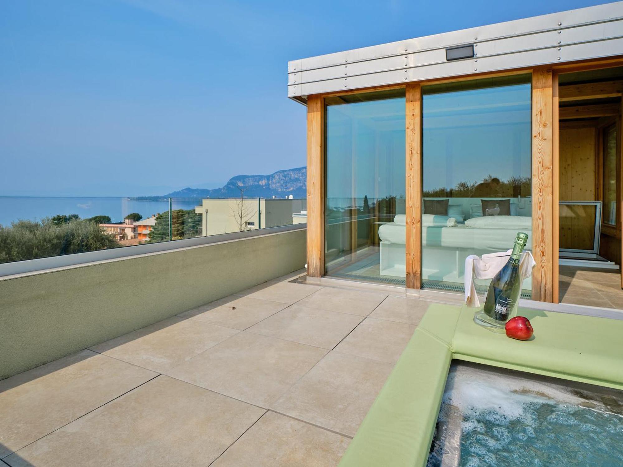 Sunny Apartment *
