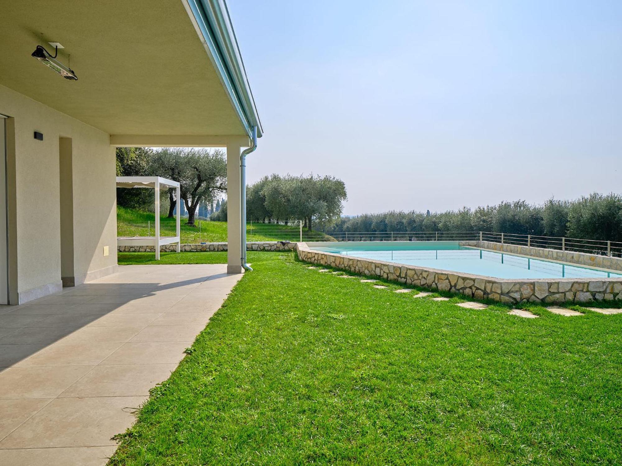 Sunny Apartment Bardolino