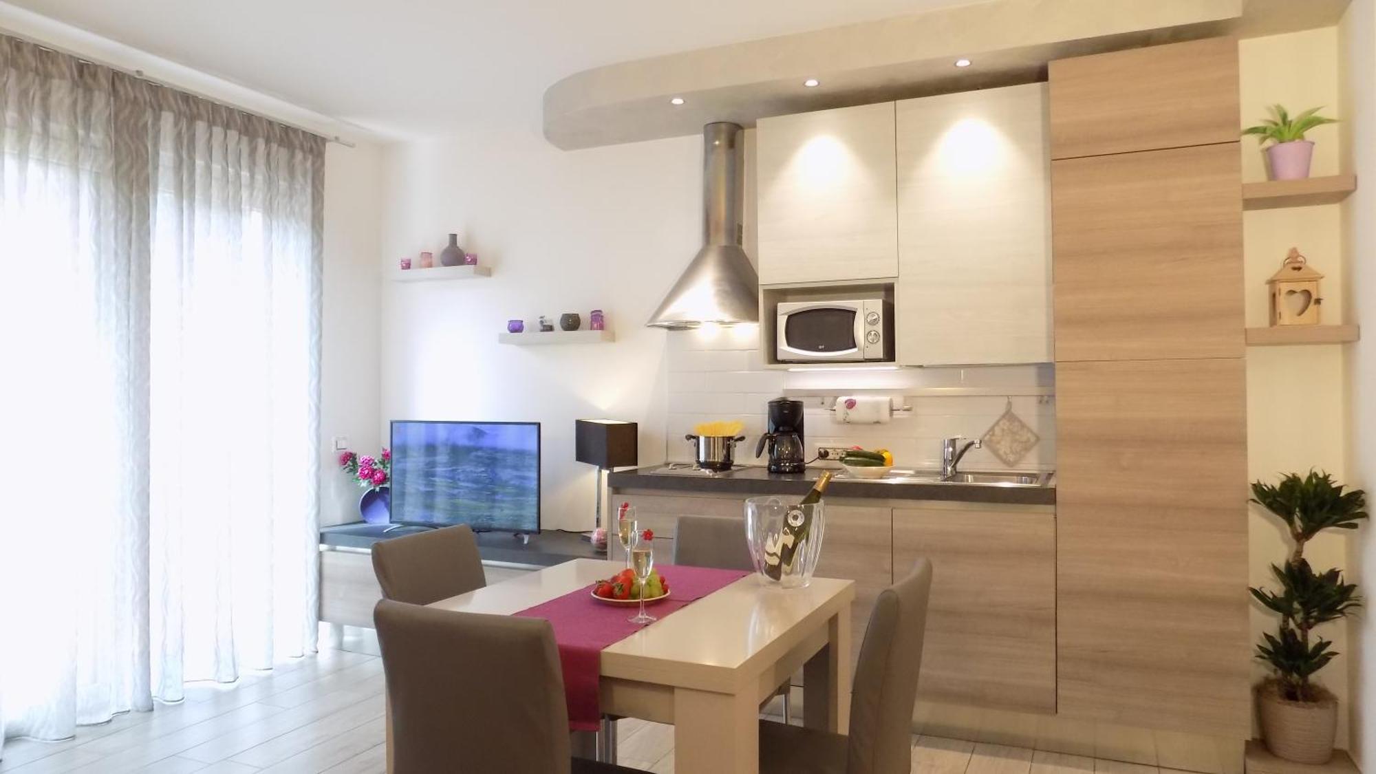Millyholidays - Lilla - Center - Nearby - Private Garden - Pool Apartment