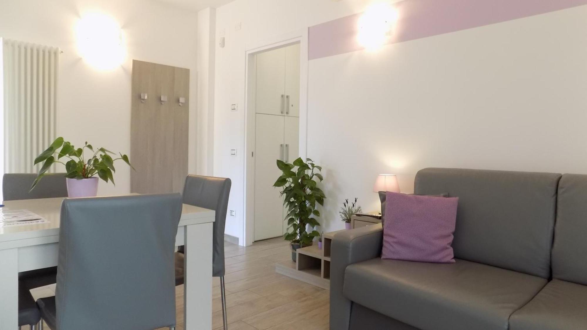 Apartment Millyholidays - Lilla - Center - Nearby - Private Garden - Pool Bardolino