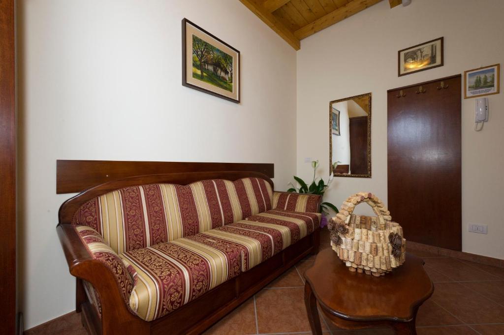 Aparthotel Ristorante Al Cardellino *