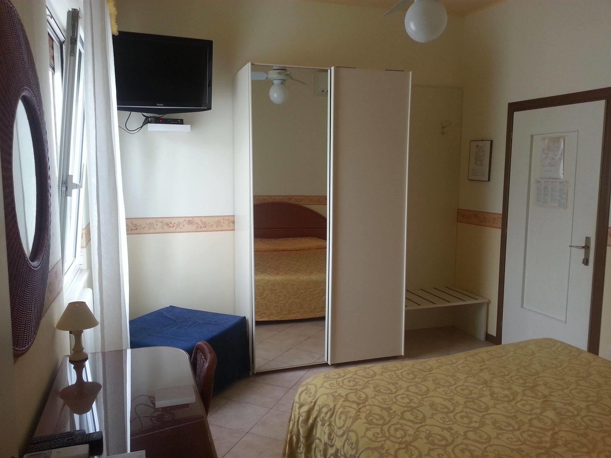 Katy Hotel 3*