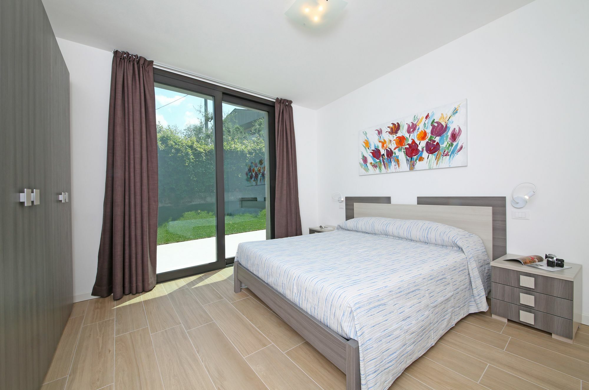 Apartment T14 *
