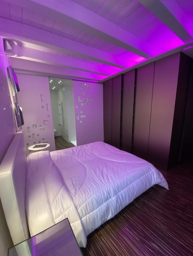 Welcome Traveller Atmosphere