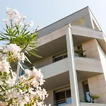 Hotel Idania
