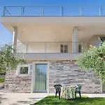 Villa Aurora-Holiday Home Apt 2