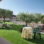Villa Aurora-Holiday Home Apt3