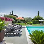 Villa Aurora-Holiday Home APT 1