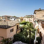 Loggia Family