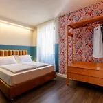 Casa Flores Apartments