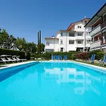 Front Lake Studio With Loft Bed And Pool