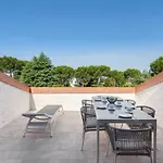 Luxury Penthouse/Pool/50M To Lake
