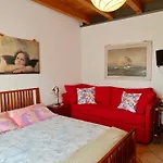 Bed & Breakfast Lucy