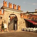 Corte San Luca Apartments