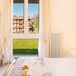 Elena Apartment - Free Secure Parking - Center - Pool - View Lake