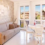 Elena Apartment - Free Secure Parking - Center - Pool - View Lake