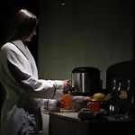 Wanderlust Hotel - Suite & Spa - Apartments & Villas - Bardolino, Lago Di Garda - Verona