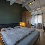 Villa Fontana ...Drei Ferienwohnungen in traumhaften Anwesen mit Seeblick und beheizbaren Pool Pool