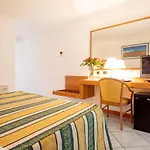 Hotel Capri Bardolino 3S