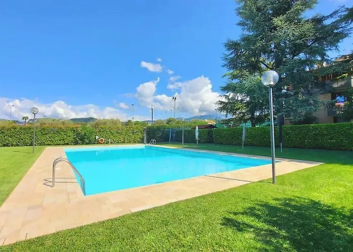 Colors Pool Apartment Bardolino