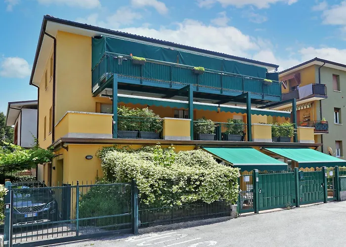 3V Ugo Whit Pool Apartment Bardolino