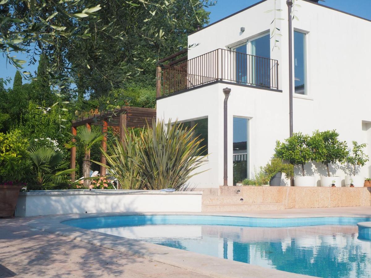 Fair Garden Apartment *