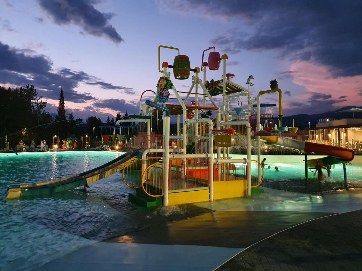 Sisan Family Complex