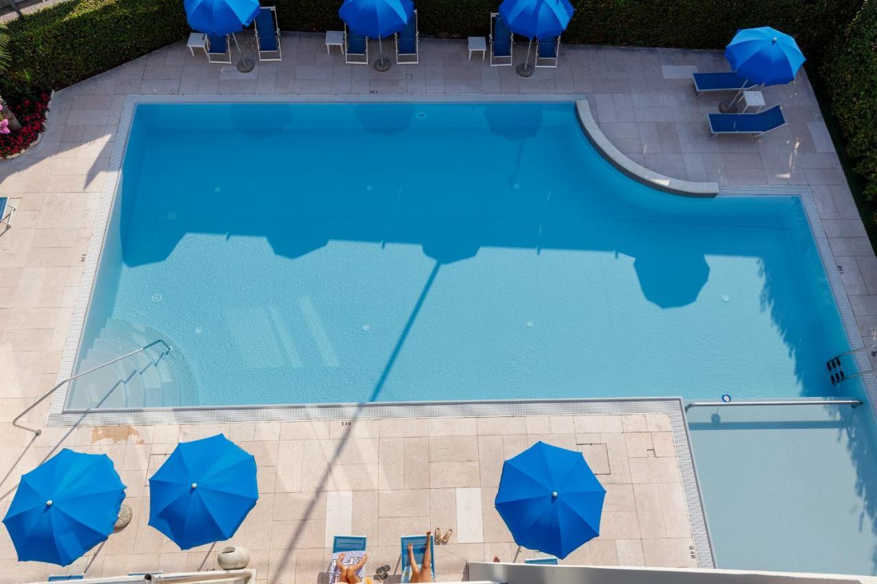 Idania Hotel