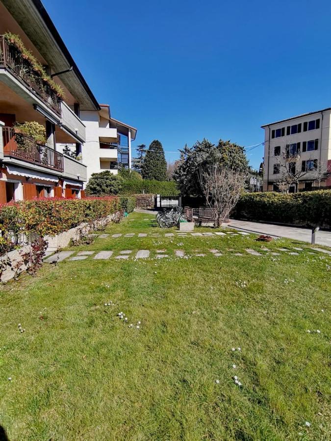 Front With Loft Bed And Pool Appartamento *