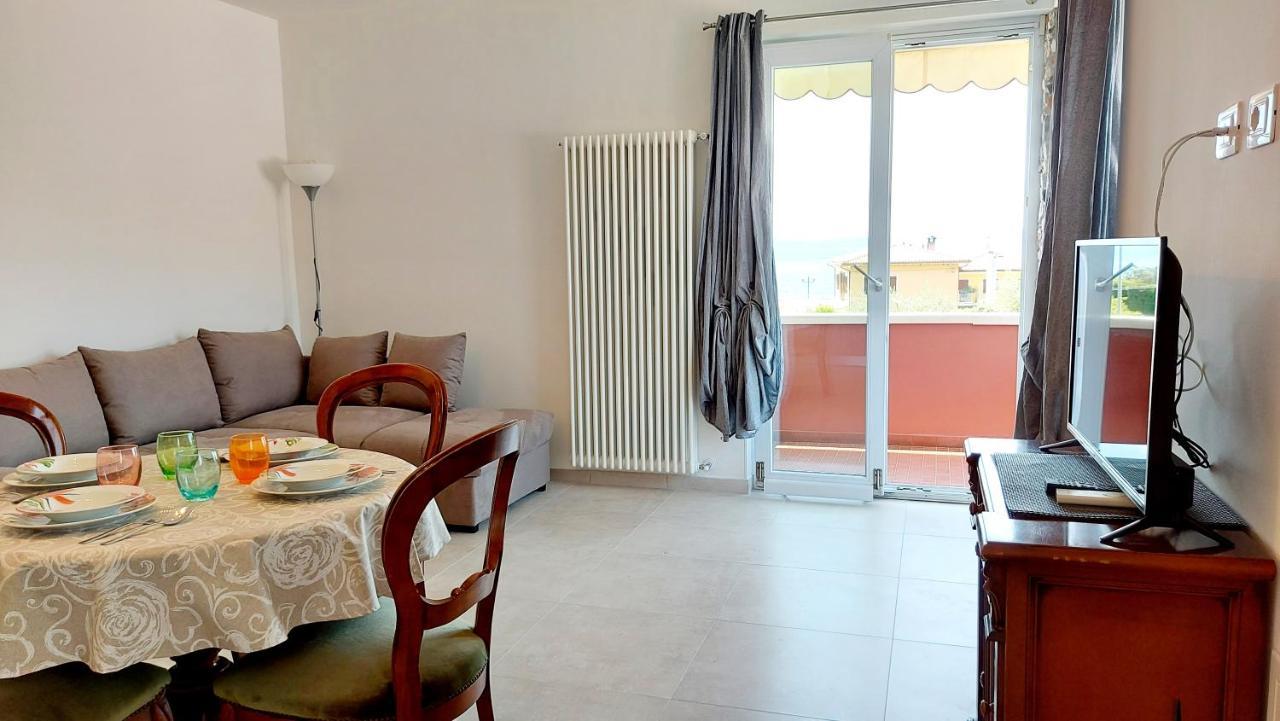 Narcisa View Lake&pool Apartment *