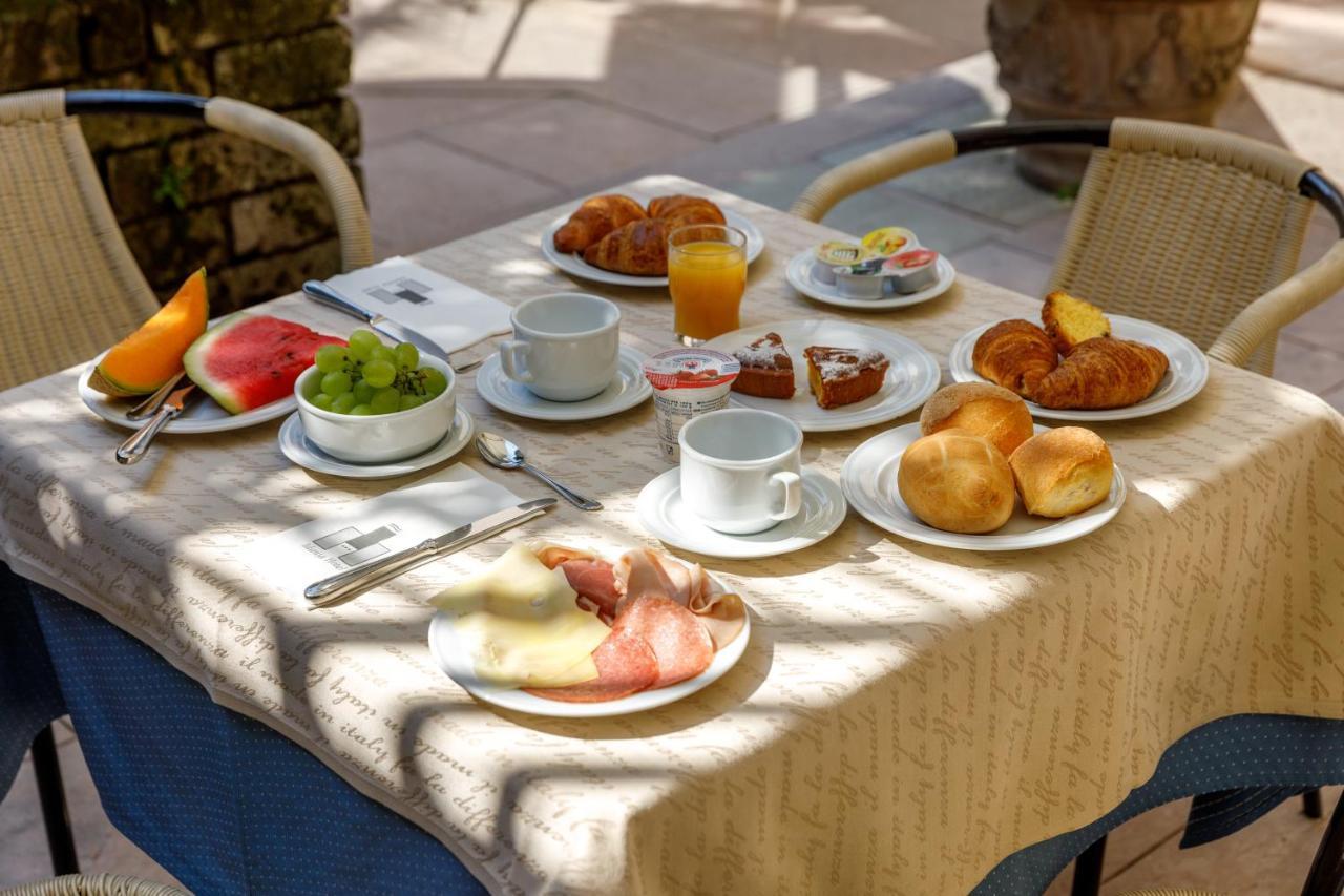 Hotel Idania 3*