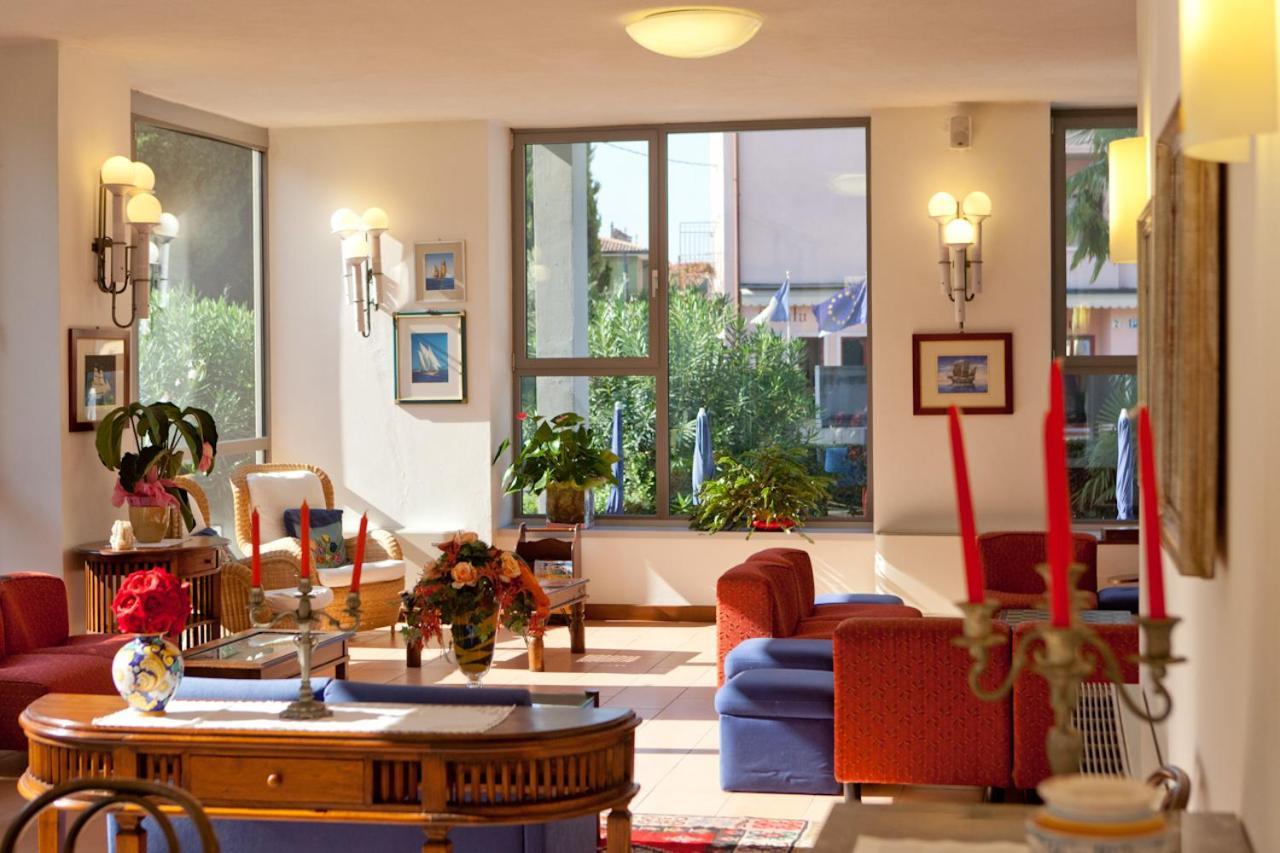 Idania Hotel