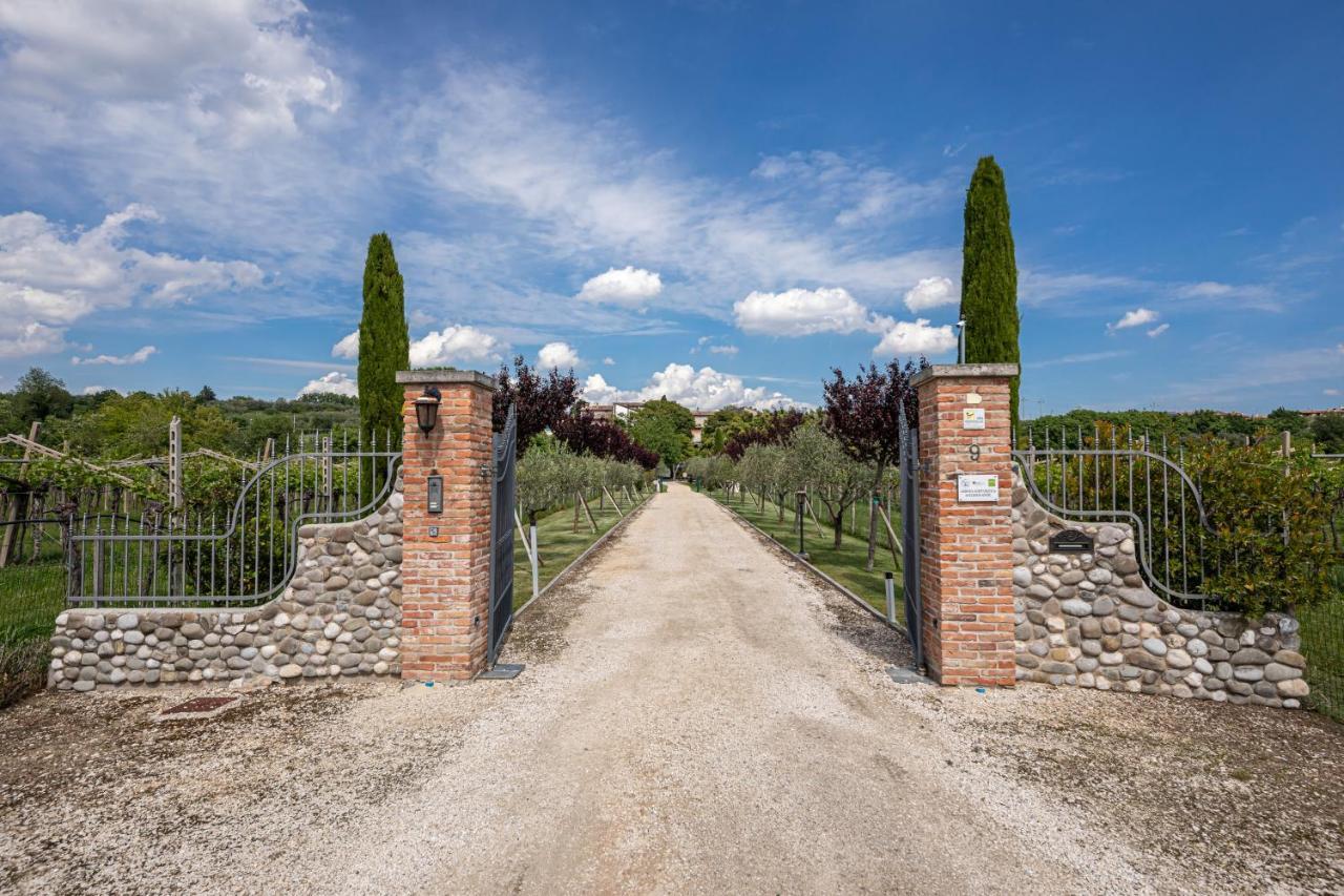 Casa Borgo Di Calmasino *