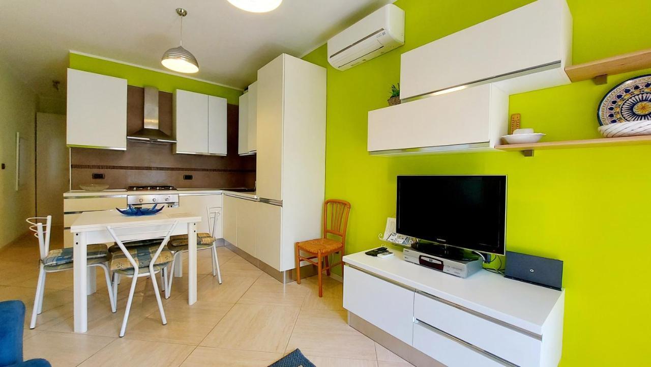 Colors Pool Apartment Bardolino