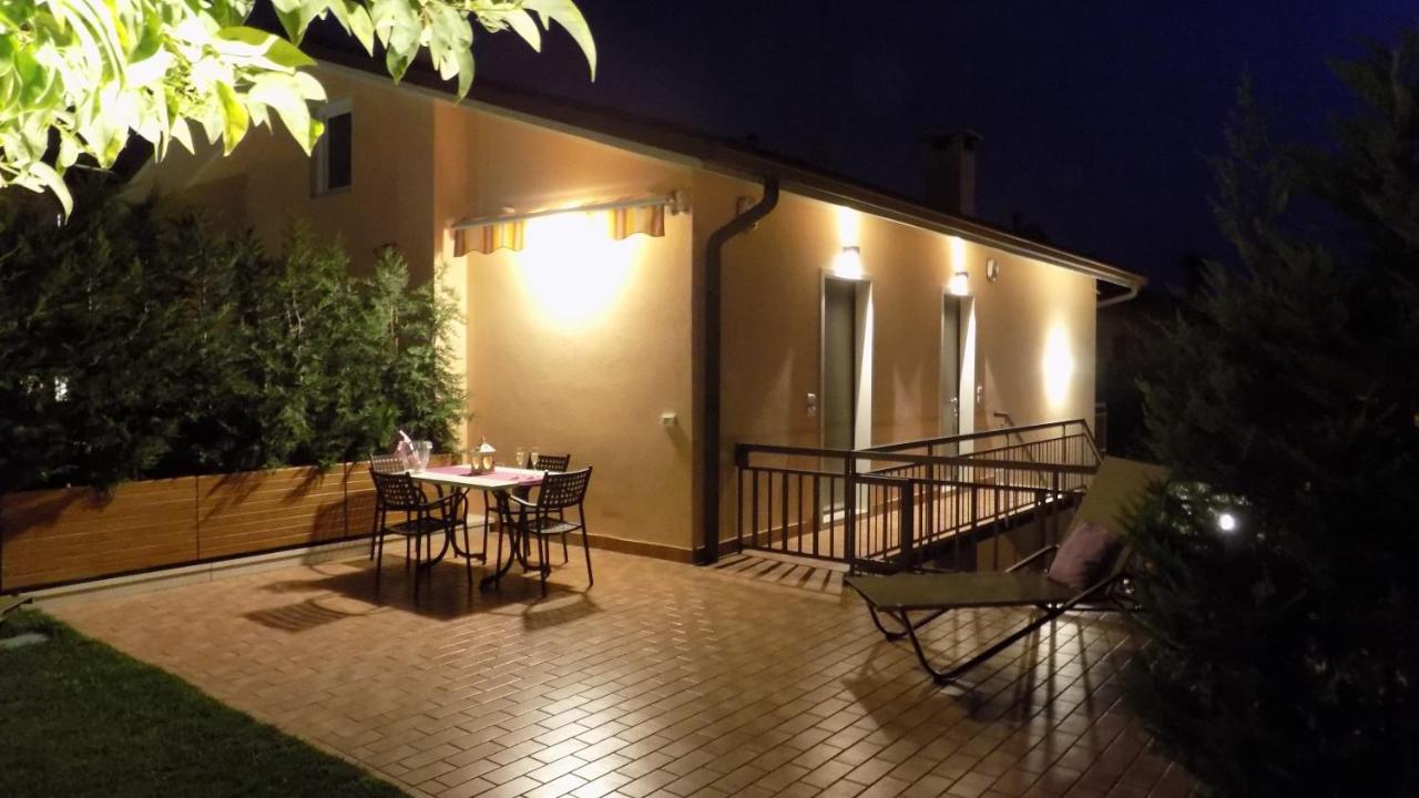 Millyholidays - Lilla - Center - Nearby - Private Garden - Pool Apartment Bardolino