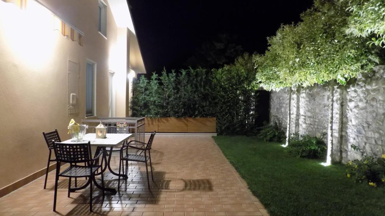 Millyholidays - Sunflower - Center - Nearby - Private Garden - Pool Apartment