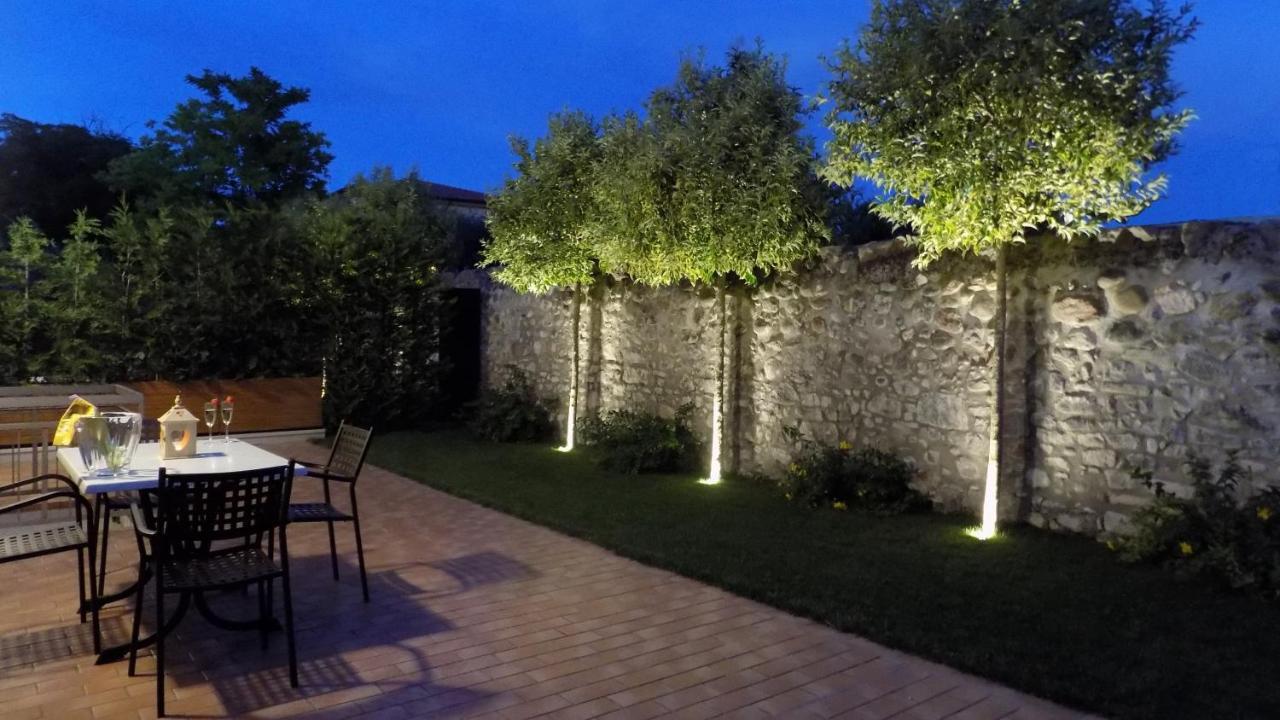 Millyholidays - Sunflower - Center - Nearby - Private Garden - Pool Apartment Bardolino