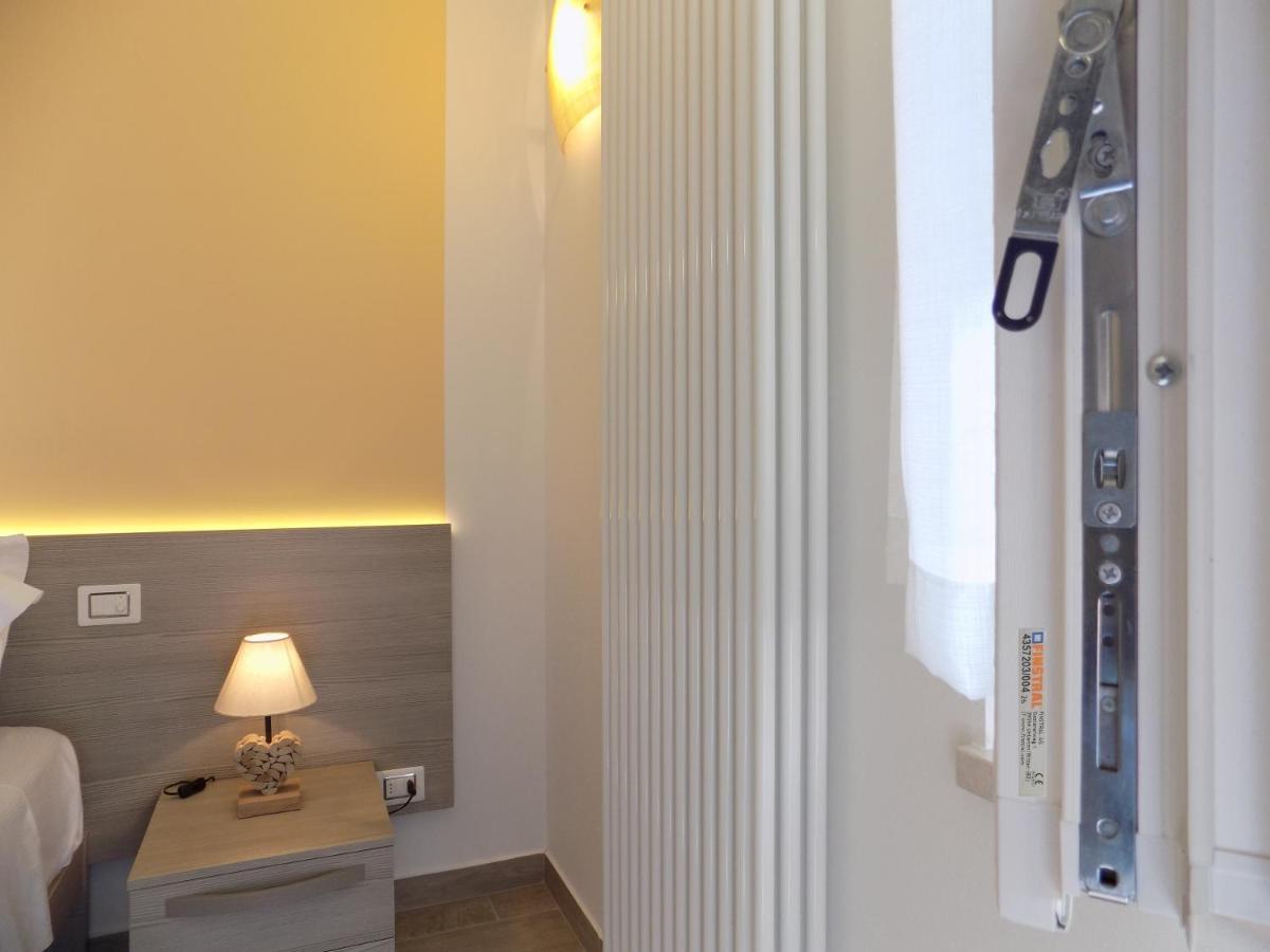 Millyholidays - Sunflower - Center - Nearby - Private Garden - Pool Apartment Bardolino