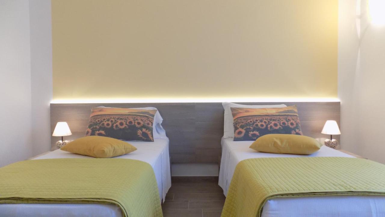 Millyholidays - Sunflower - Center - Nearby - Private Garden - Pool * Bardolino