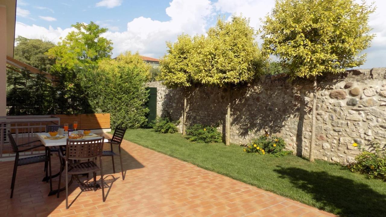 Millyholidays - Sunflower - Center - Nearby - Private Garden - Pool Apartment Bardolino