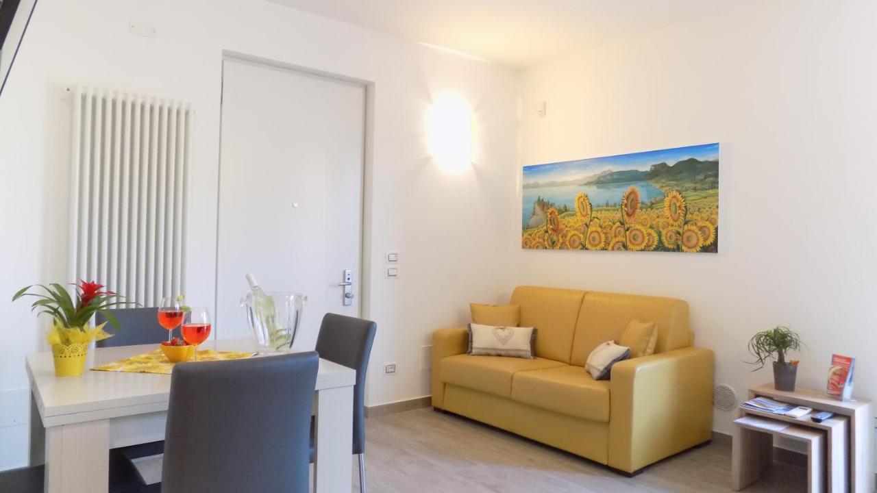 Millyholidays - Sunflower - Center - Nearby - Private Garden - Pool *