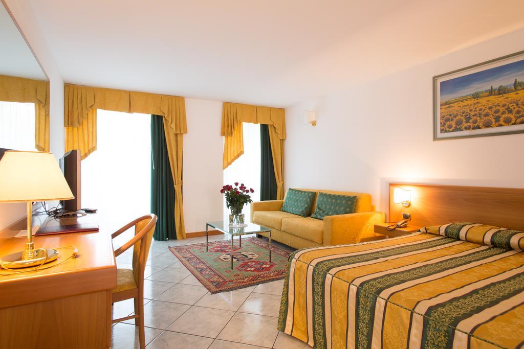 Hotel Capri Bardolino